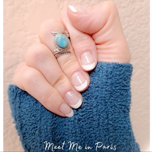 Color Street: Meet Me in Paris | White French Tips Classic Minimalist Neutral - Picture 8 of 12